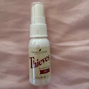 Young Living Essential Oils Thieves Spray - 1 oz - Brand New & Sealed!